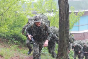 行軍は肉体的にも精神的にもきつい訓練だ(写真/韓国陸軍公式サイトより)