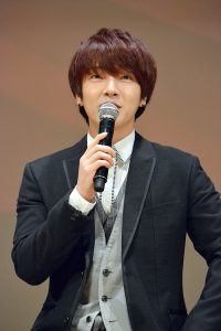 超新星でリーダーシップを発揮するユナク