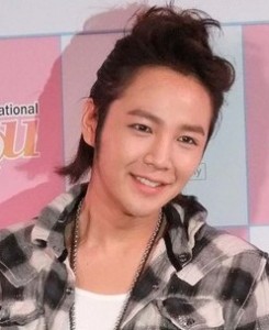 この笑顔が多くのファンを魅了した