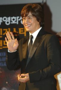 20041119Ã»·æ¿µÈ­»ó ÇÚµåÇÁ¸°ÆÃ Çà»ç¹è¿ëÁØ¿ë»ê=ÃÖ¹®¿µ ±âÀÚ deer@