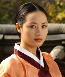 今回の事件で、張禧嬪のような重要キャラが現代にも誕生したようだ