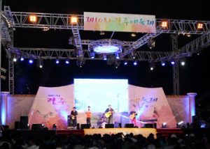 光州で開かれている「光州芸術祭」のステージ