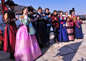 ドラマ『トンイ』の制作発表会も大人数で盛り上がっていた