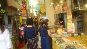 どの店の前に立っても食欲をそそられる